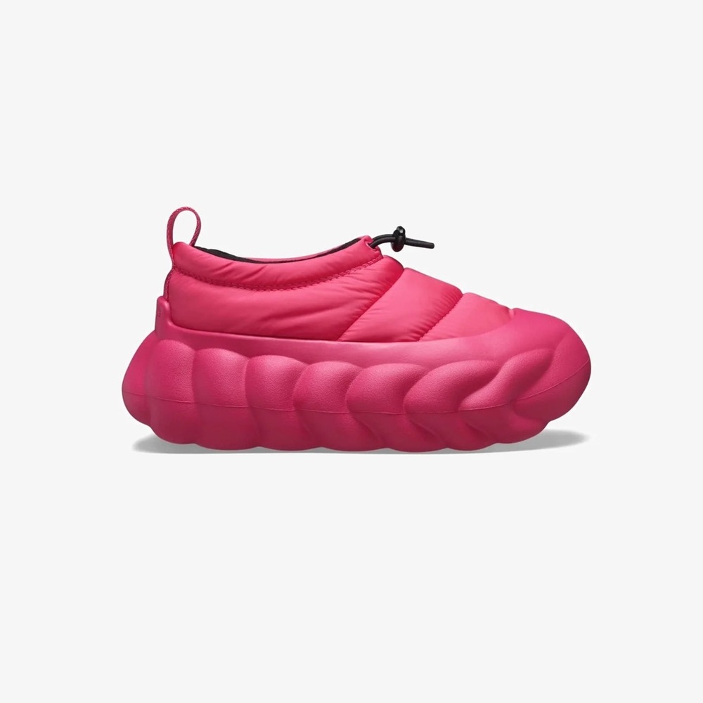 Crocs Overpuff Shorty Streetwear Shoes DRAGON FRUIT Sz 9 Women's